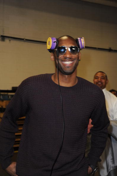 队记：斯玛特因背部伤势，将缺席今天对阵独行侠的比赛