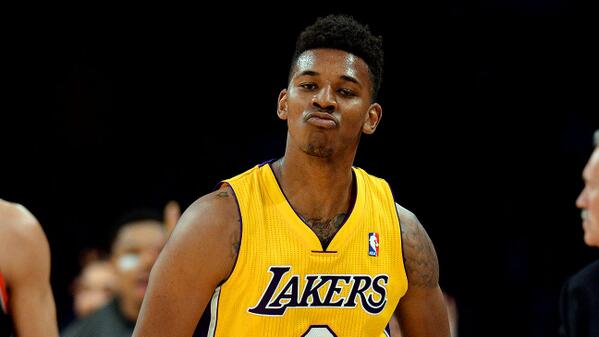 东契奇推动湖人交易字母哥，詹姆斯或否决