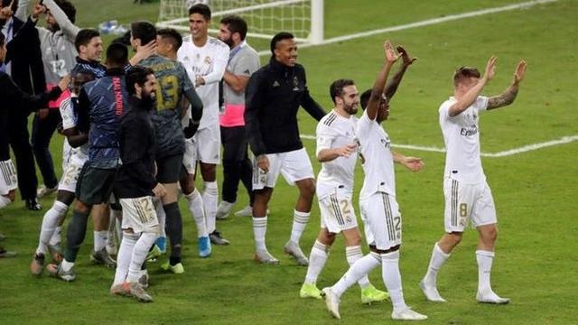 详解棒球规则中的强制进垒定义及其对内野防守阵型选择的约束