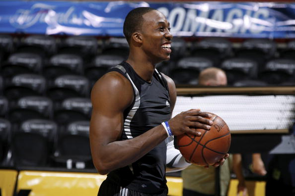 活塞逆转击败开拓者，坎宁安和邓罗关键表现助力取胜，展现强大韧性。