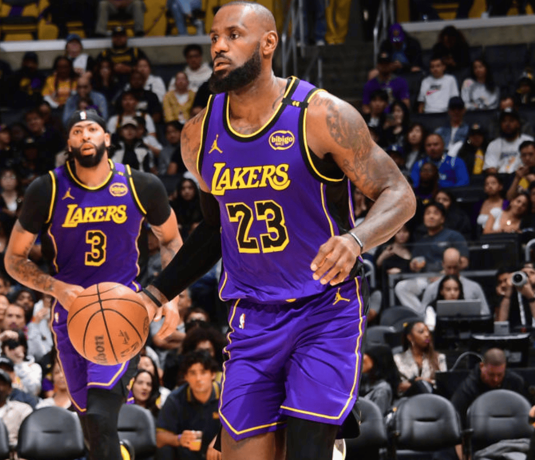 亚特兰大勇士队阿库尼亚在全明星前达成 20 轰 40 盗，前无古人